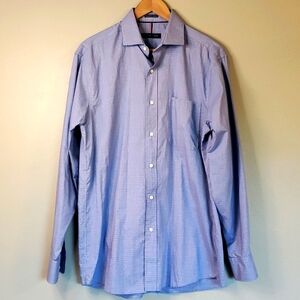 Tommy Hilfiger Men's button down dress shirt. Plaid blue. Size medium.